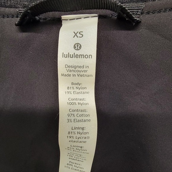 Lululemon Swept Along Bomber Jacket Women’s Black Satin Back Size XS On The Move - Picture 4 of 16